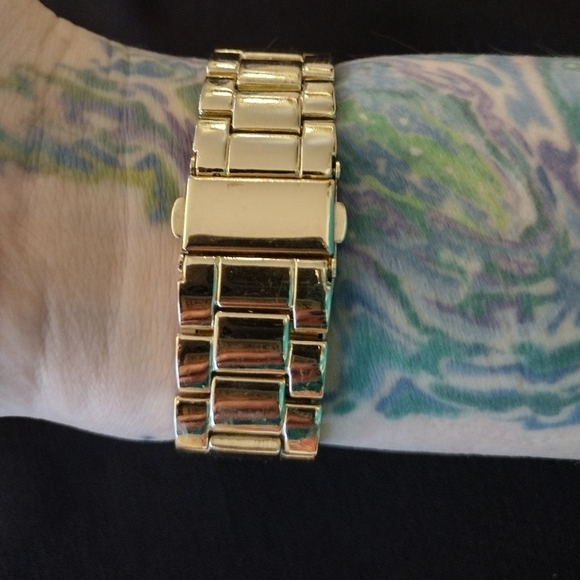 Time And Tru Gold Tone Faux Mother Of Pearl Unisex Watch - Picture 3 of 5